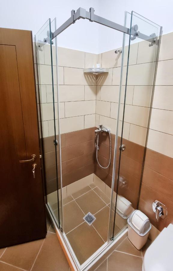 Master Hotel Берат Екстериор снимка