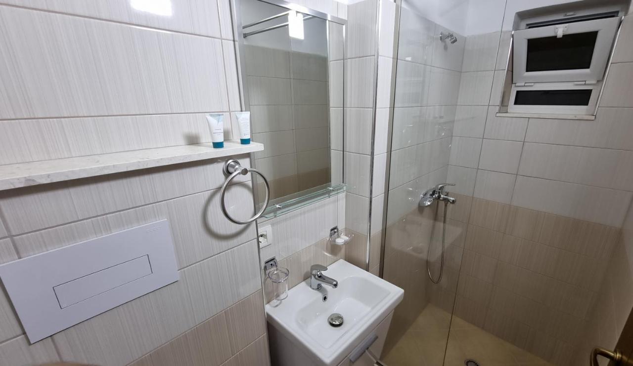 Master Hotel Берат Екстериор снимка